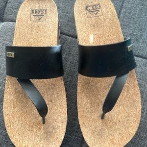 EUC Reef Cushion Sol Hi sandals size 9